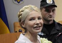 Представители колонии обещают доставить Тимошенко в суд только на своих условиях. Угадайте, как отреагировал Власенко?